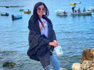 Kutahya bayan arkadas